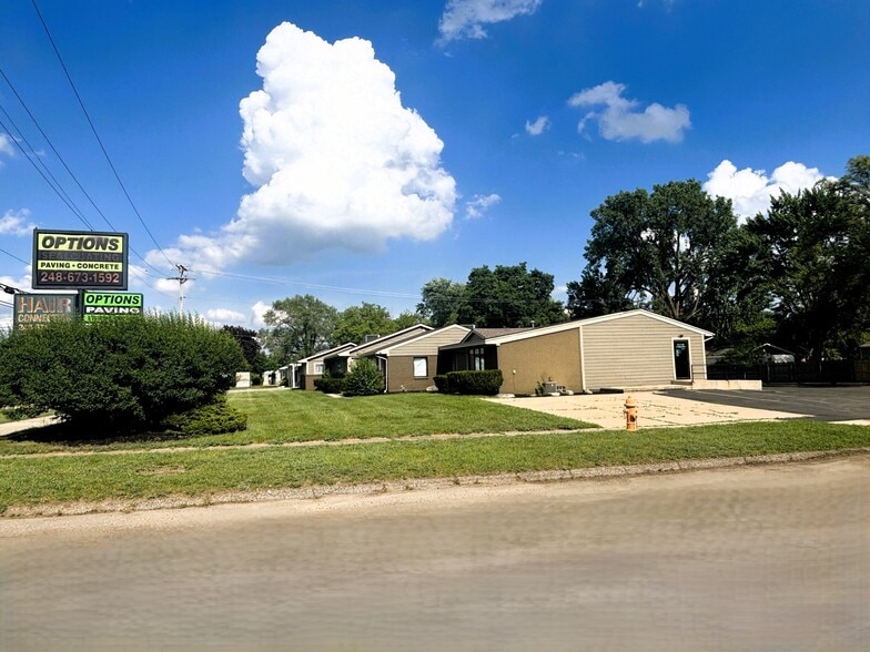 More Photos Of 5685 Highland Rd, Waterford Medical For Sale