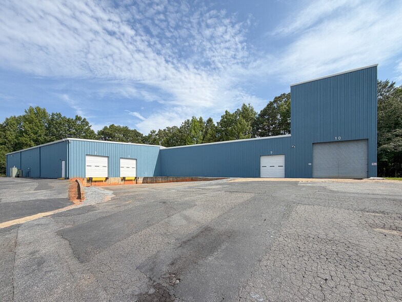 More Photos Of 144 Industrial Dr, Forest City Warehouse For Lease