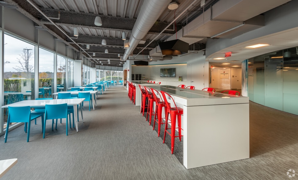 More Photos Of 200 Summit Dr, Burlington Office For Lease