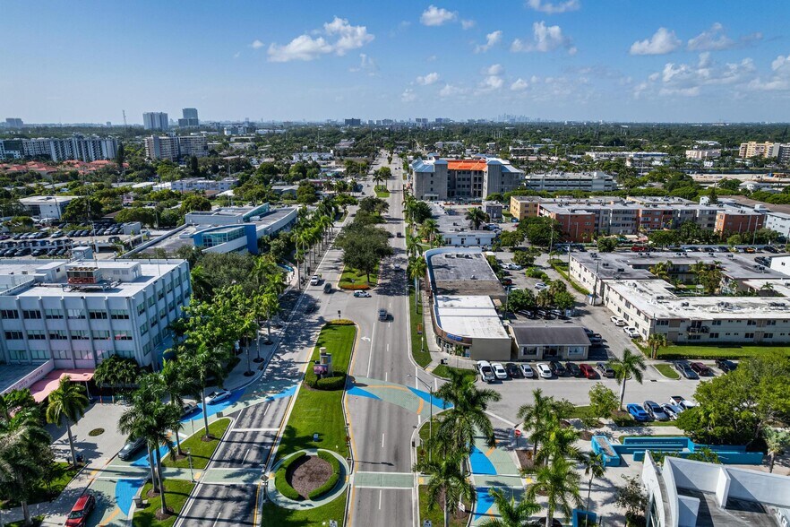 More Photos Of 16978-16990 NE 19th Ave, North Miami Beach Storefront Retail Office For Lease