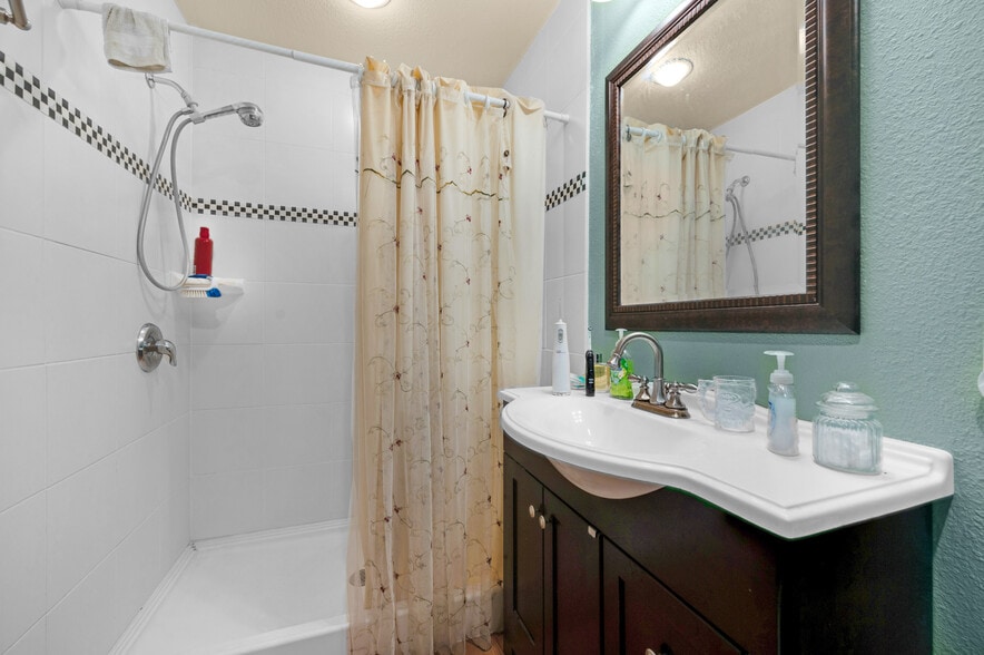 More Photos Of 2105 E Platte Ave, Colorado Springs Hotel For Sale