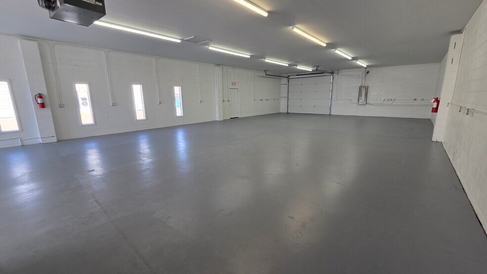 More Photos Of 387 E 55th Ave, Denver Warehouse For Lease