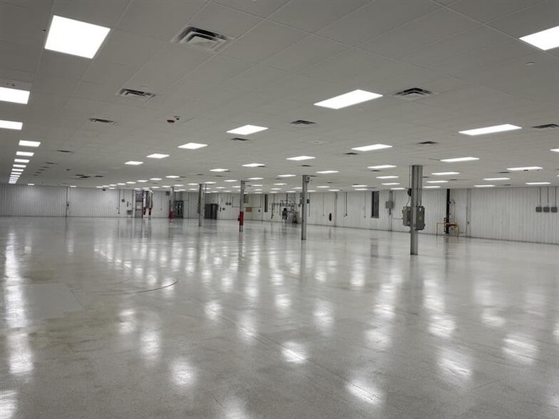 More Photos Of 5752 Industrial Park Rd, Winona Manufacturing For Lease