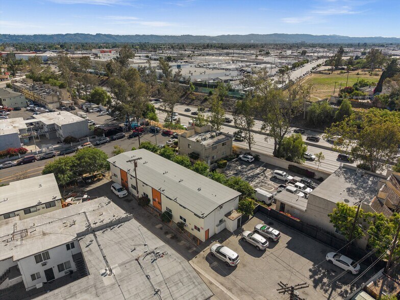 More Photos Of 12515 Saticoy St, North Hollywood Apartments For Sale