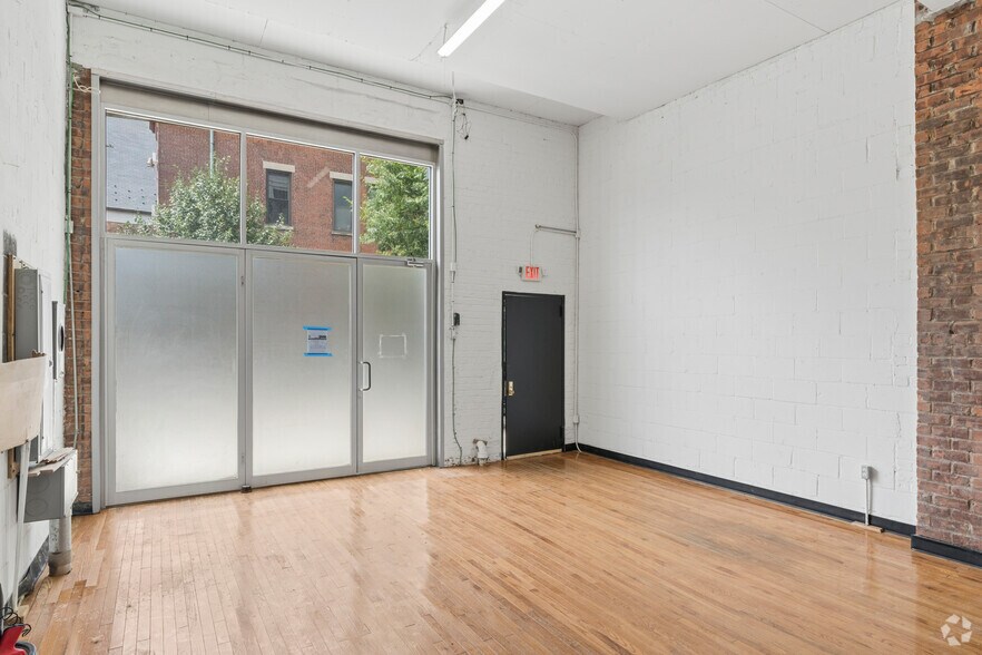 More Photos Of 9 Denton Pl, Brooklyn Freestanding For Lease