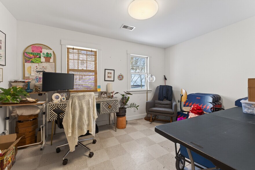 More Photos Of 10 Walker St, Kittery Loft Creative Space For Lease