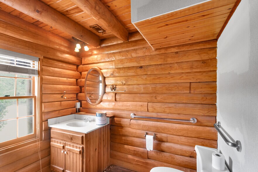 More Photos Of 100 Quest Ct, Keller Office For Sale