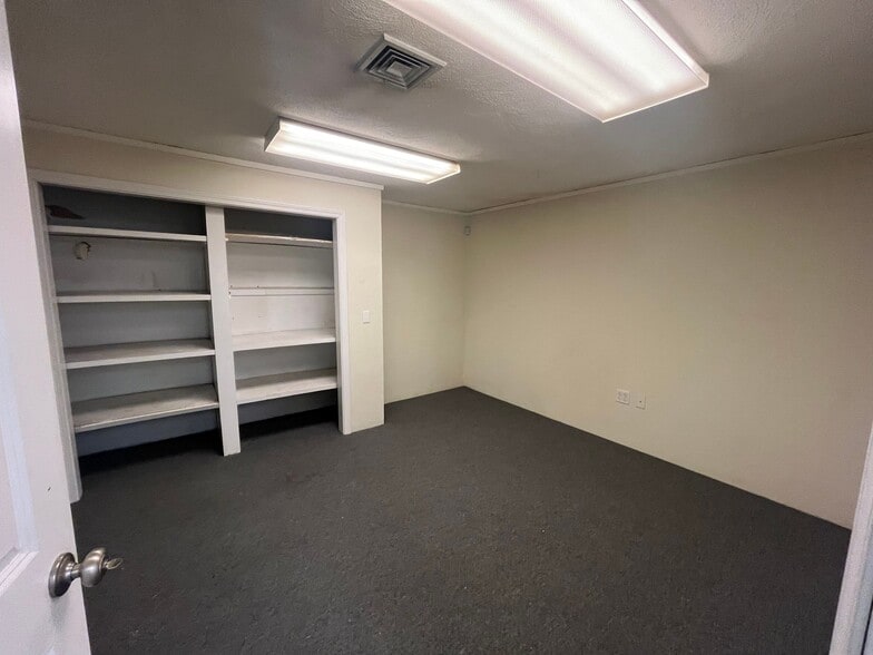 More Photos Of 47 Mitchell Rd, Ipswich Manufacturing For Lease