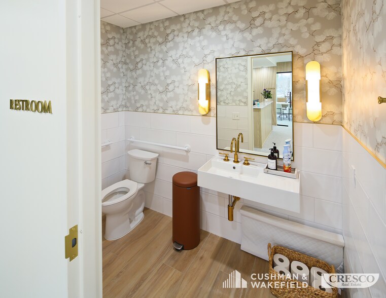 More Photos Of 5885 Landerbrook Dr, Mayfield Heights Office For Sale