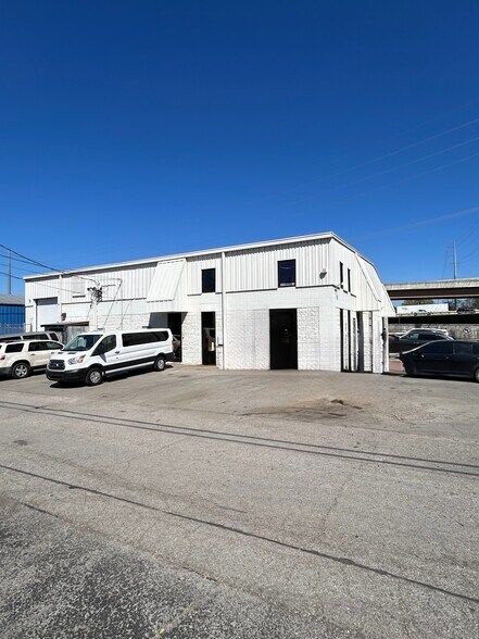 More Photos Of 5201 Alabama Ave, Nashville Warehouse For Lease