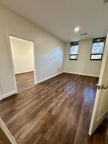 More Photos Of 1301 W Wendover Ave, Greensboro Medical For Sale