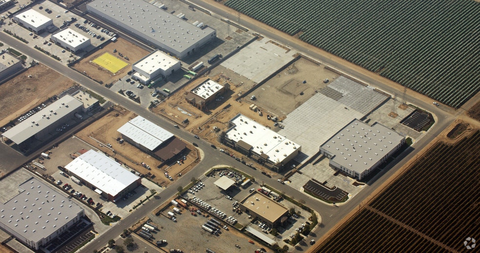 More Photos Of 34929 Flyover Ct, Bakersfield Warehouse For Lease