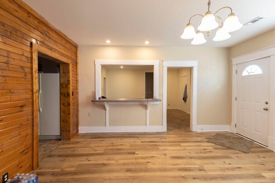 More Photos Of 118 S Main Street USA, Marceline Restaurant For Sale