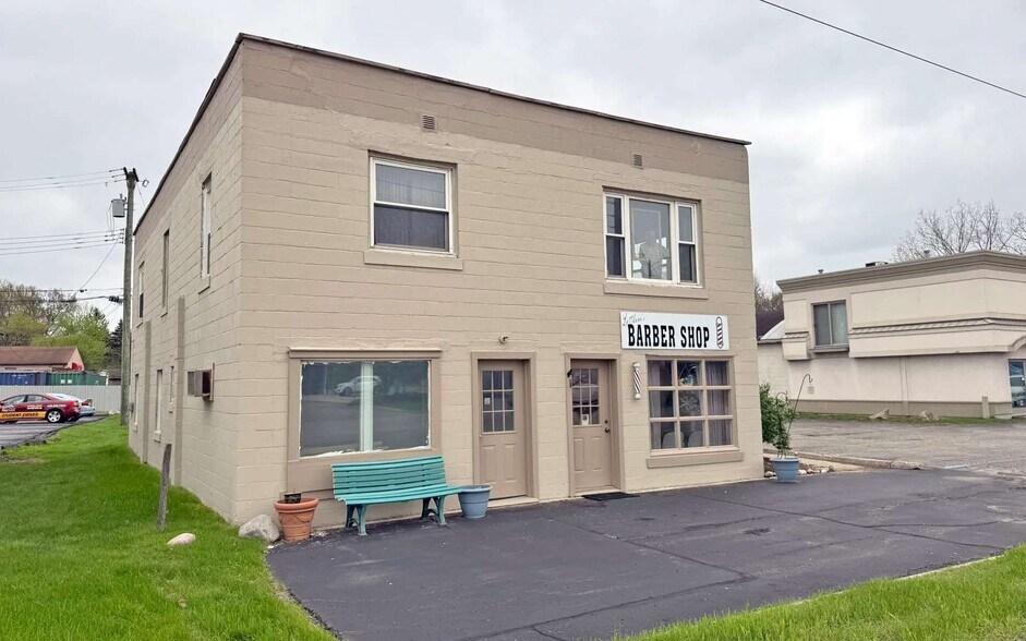 Primary Photo Of 7669 Highland Rd, Waterford Storefront Retail Residential For Sale