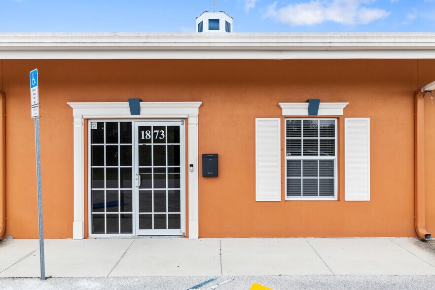 More Photos Of 1867-1881 Porter Lake Dr, Sarasota Warehouse For Sale