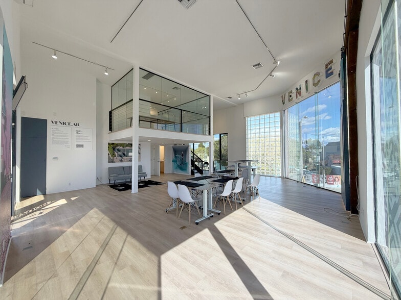 More Photos Of 1501 Main St, Venice Storefront Retail Office For Lease