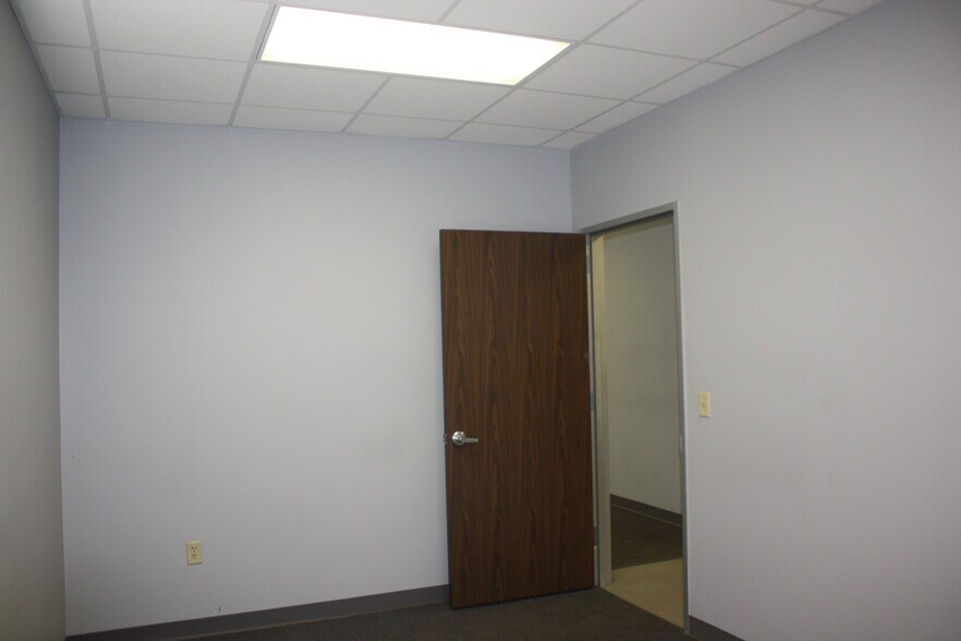 More Photos Of 19111 Fm 362 Rd, Waller Manufacturing For Sale