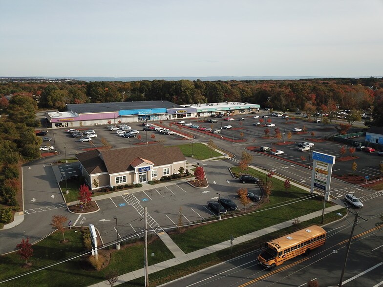 More Photos Of 718 Dartmouth St, Dartmouth Unknown For Lease