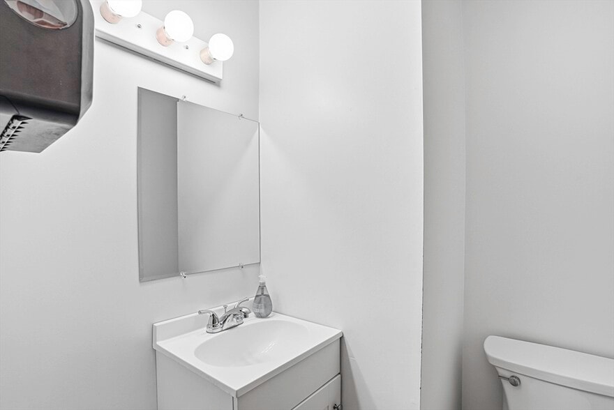 More Photos Of 10-16 South St, Westborough Office For Sale
