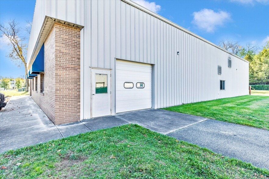 More Photos Of 4603 Wedgewood Blvd, Frederick Service For Sale