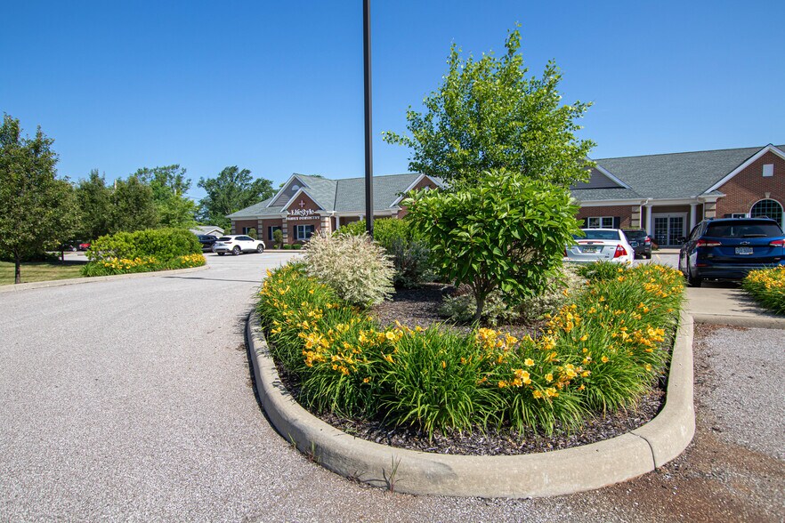 More Photos Of 2875 Center Rd, Brunswick Medical For Lease