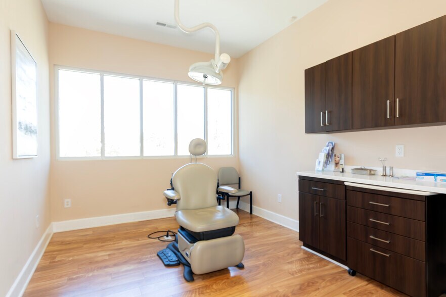 More Photos Of 1600 Lake Murray Blvd, Columbia Medical For Lease