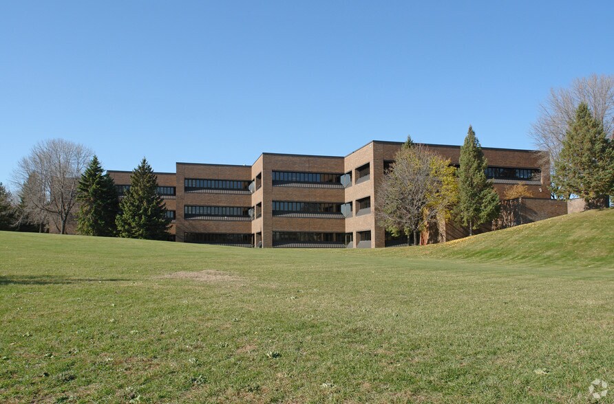 More Photos Of 14615 Lone Oak Rd, Eden Prairie Office For Sale