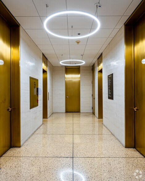 More Photos Of 2345 Grand Blvd, Kansas City Office For Sale