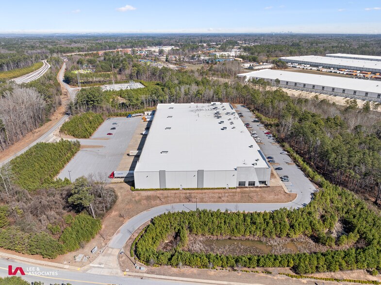 More Photos Of 3000 Logistics Center Dr, Fairburn Distribution For Lease