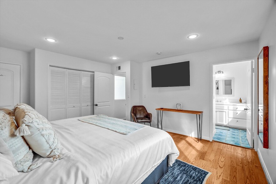 More Photos Of 179 Pomona Ave, Long Beach Hospitality For Sale