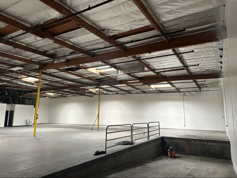 More Photos Of 4231 E Brickell St, Ontario Warehouse For Lease