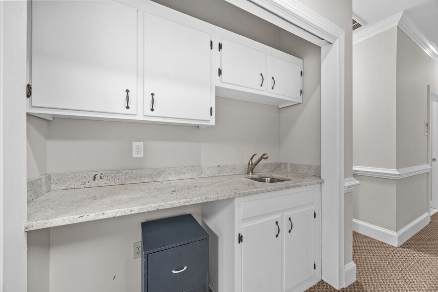 More Photos Of 124-134 Wind Chime Ct, Raleigh Office For Lease