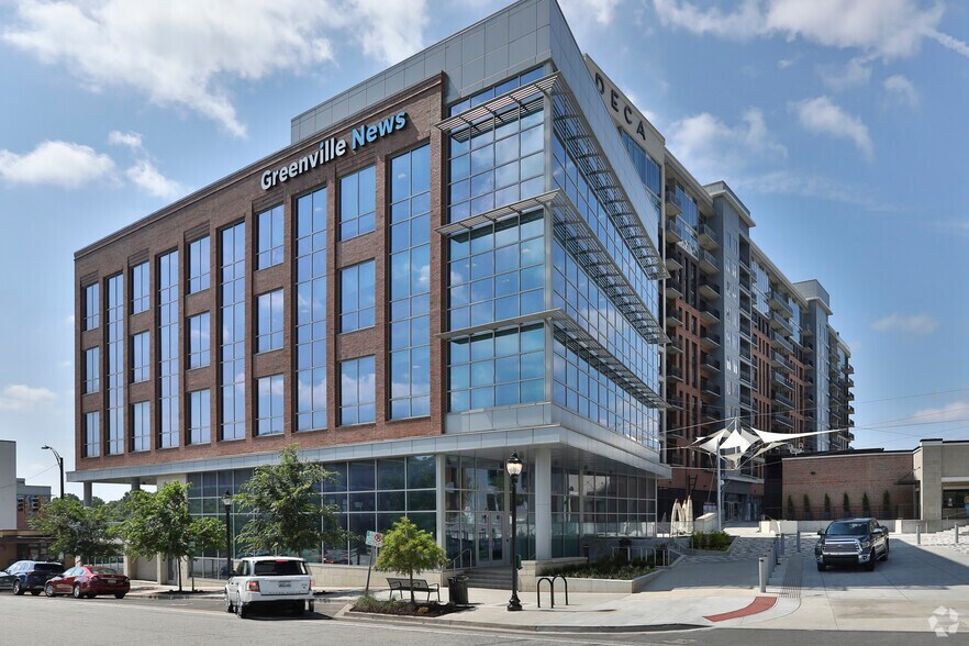 More Photos Of 320 Falls St, Greenville Office For Sale