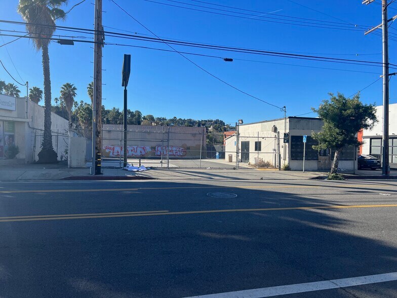 More Photos Of 4442 York Blvd, Los Angeles Auto Dealership For Lease