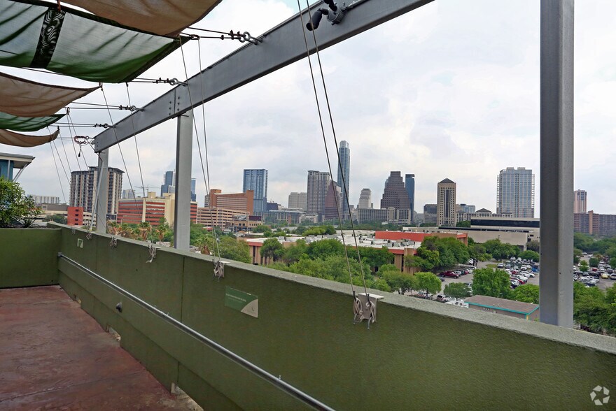 More Photos Of 127 E Riverside Dr, Austin Apartments For Lease