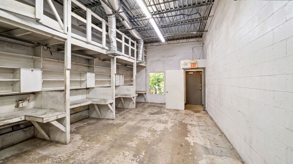More Photos Of 44 SE 9th St, Deerfield Beach Warehouse For Sale