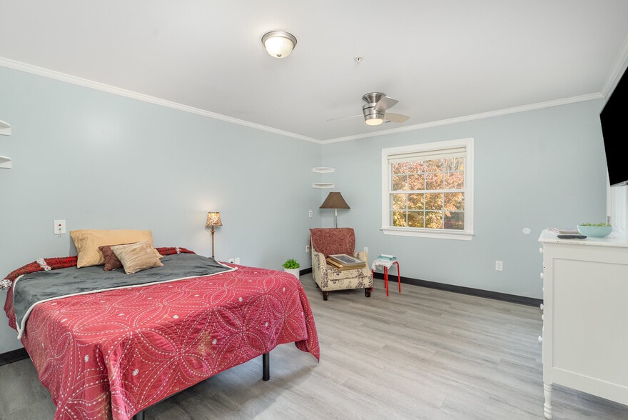 More Photos Of 2415A-2415B-2441 S Center St, Hickory Assisted Living For Sale