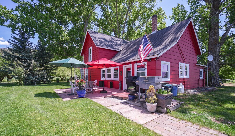 More Photos Of 15682 Highway 395, Lakeview Land For Sale