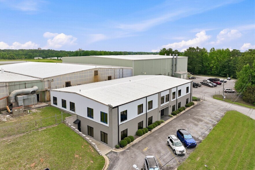 More Photos Of 264 Stapleton Rd, Cornelia Distribution For Lease