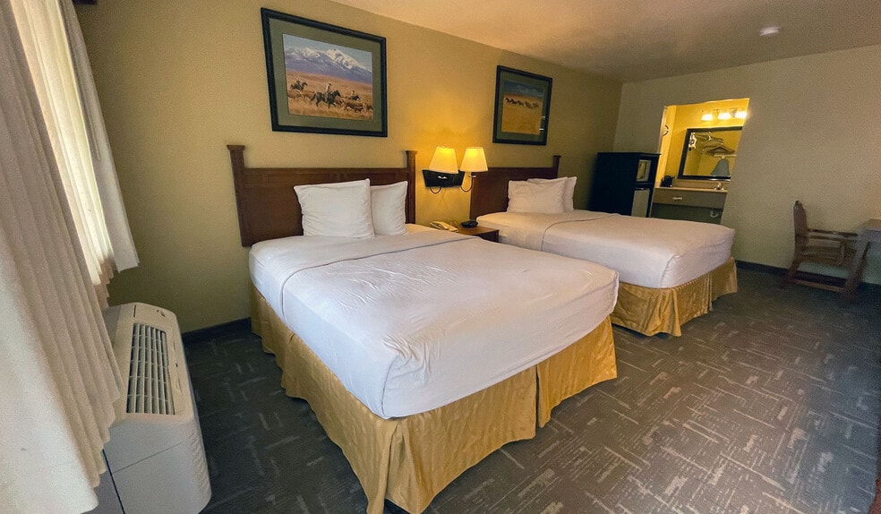 More Photos Of 207 US Highway 77 S, Hallettsville Hotel For Sale