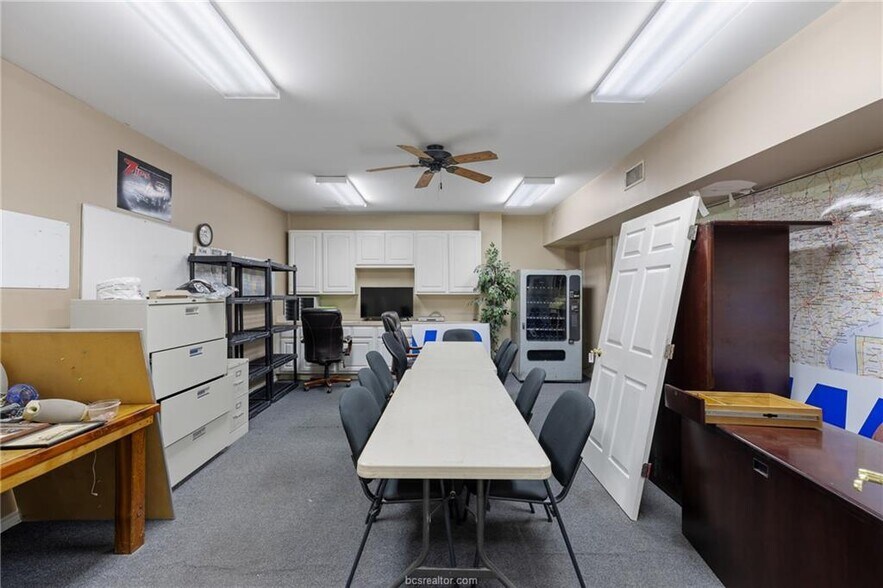 More Photos Of 108 San Jacinto Ln, Bryan Warehouse For Lease