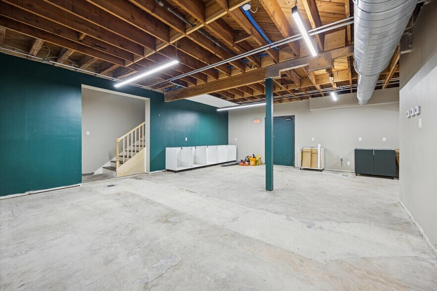 More Photos Of 4901 Yale St, Houston Office For Sale