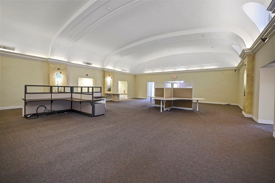 More Photos Of 155 8th St N, Saint Petersburg Office Residential For Lease