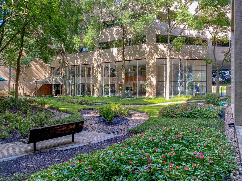 More Photos Of 15333 John F Kennedy Blvd, Houston Office For Lease