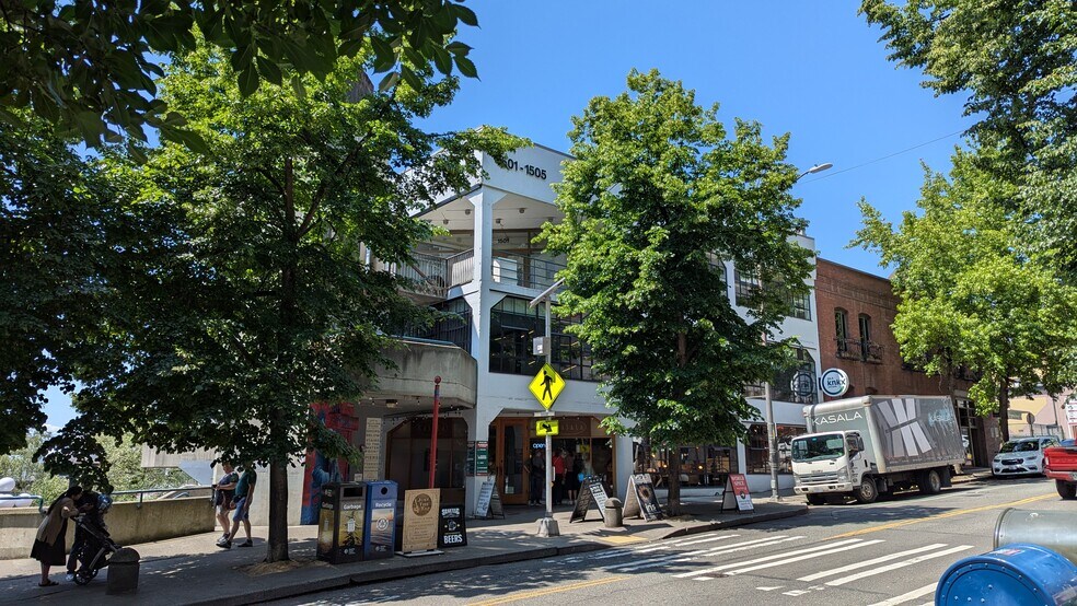 More Photos Of 1501-1505 Western Ave, Seattle Office For Lease