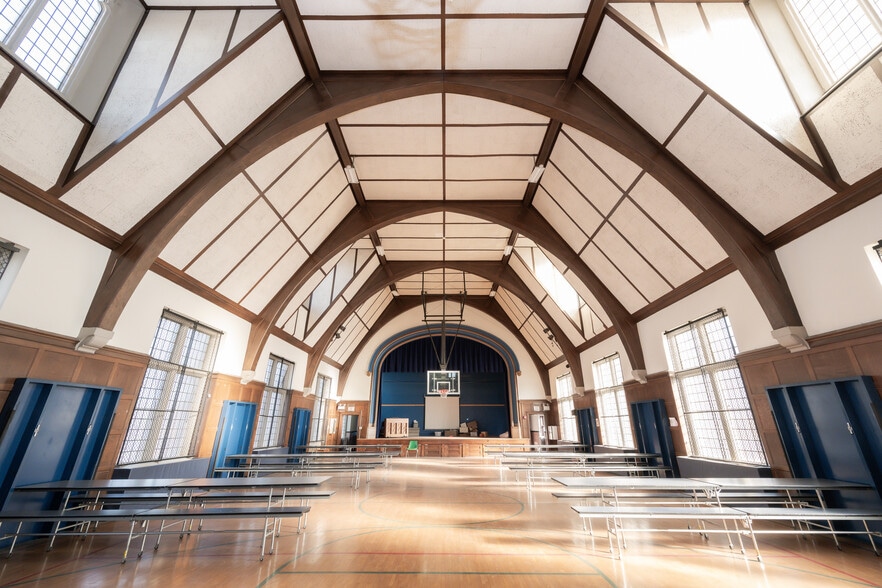 More Photos Of 200 S Oak Park Ave, Oak Park Schools For Sale