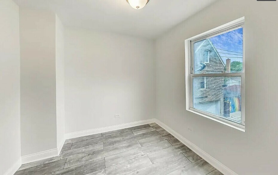 More Photos Of 2213 W 23rd Pl, Chicago Apartments For Sale