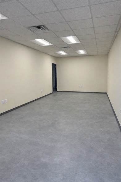 More Photos Of 500 N IH 69, Robstown Warehouse For Lease