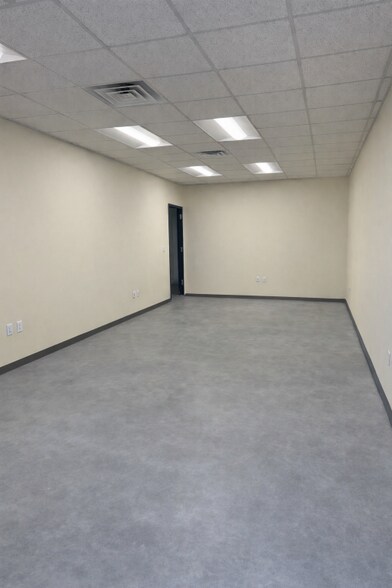 More Photos Of 500 N IH 69, Robstown Warehouse For Lease