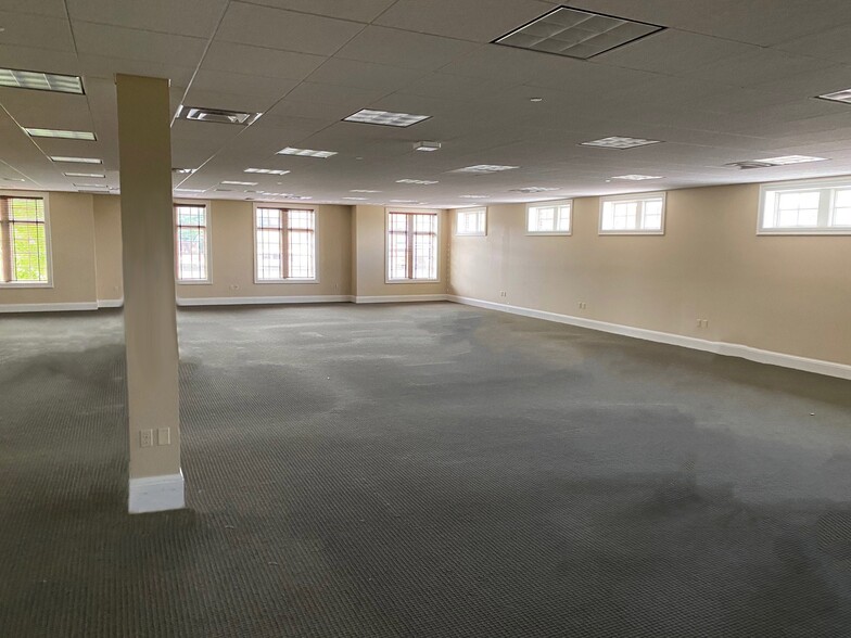 More Photos Of 150 Central Ave, Holland Office For Lease